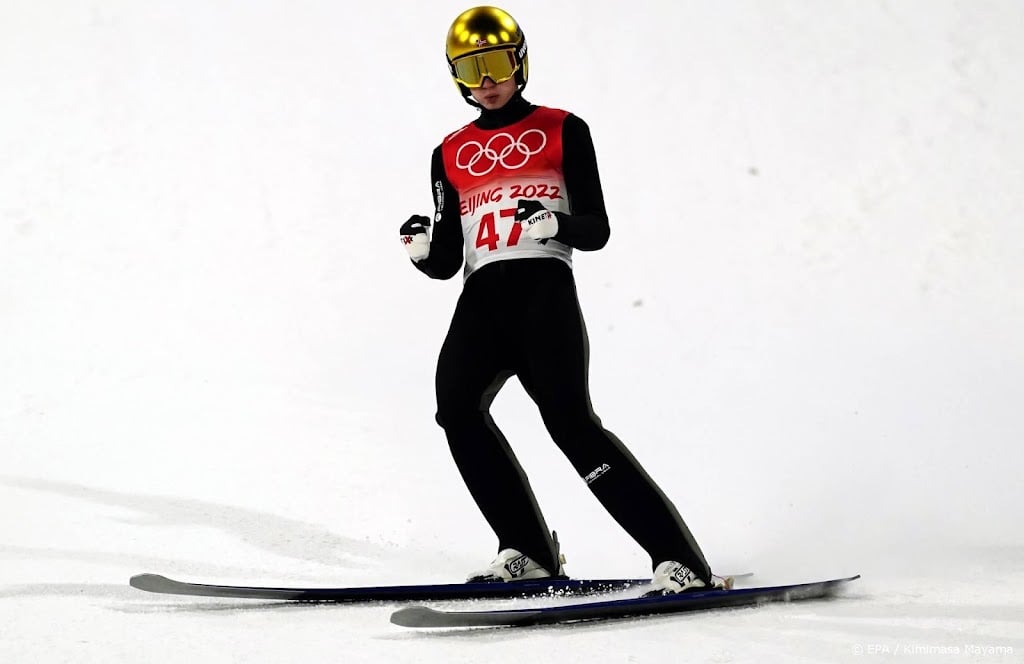 Lindvik houdt Kobayashi van olympisch goud op de grote schans