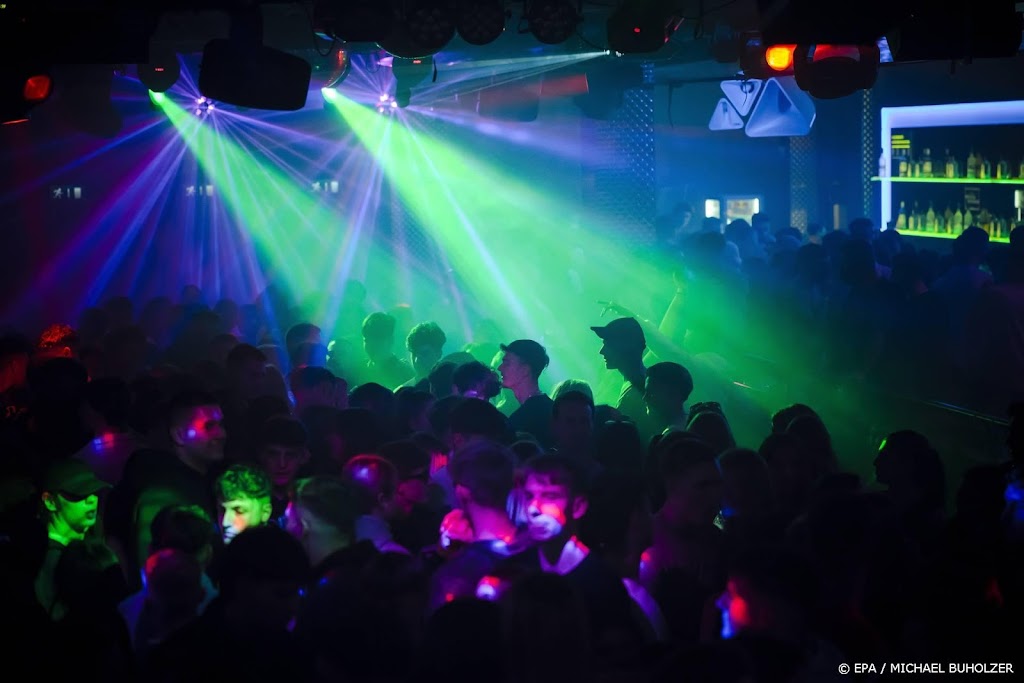 Duizenden drommen samen op de Griend in Maastricht voor feestje