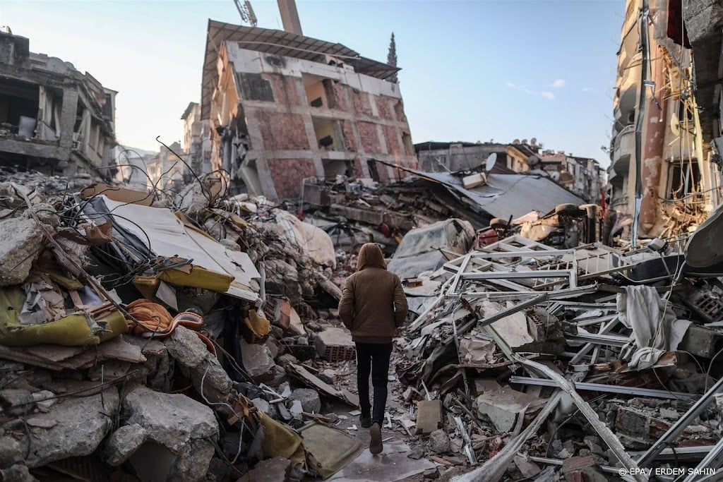 Dodental aardbevingen Turkije en Syrië stijgt tot ruim 33.000