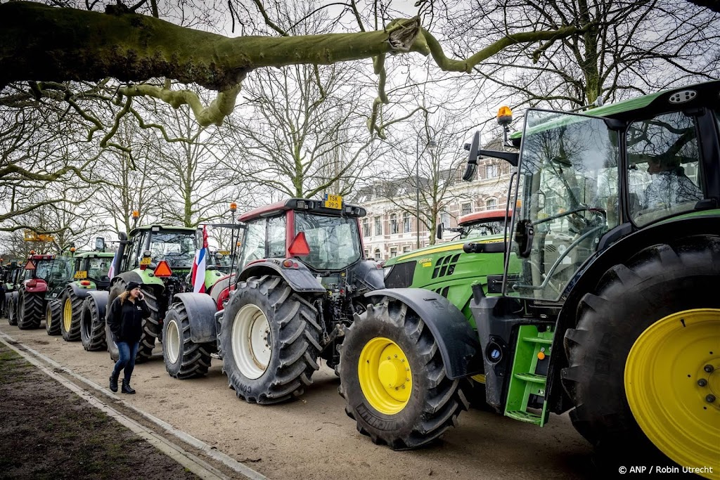Protesterende boeren bij Haarlems provinciehuis weer vertrokken