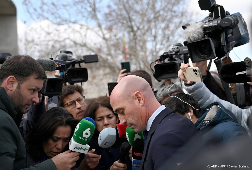 Aanklager houdt vast aan 2,5 jaar cel voor Rubiales om kus