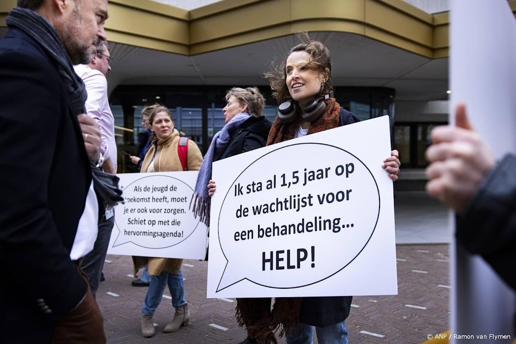 Jeugdzorgmedewerkers leggen 2 maart in hele land werk neer