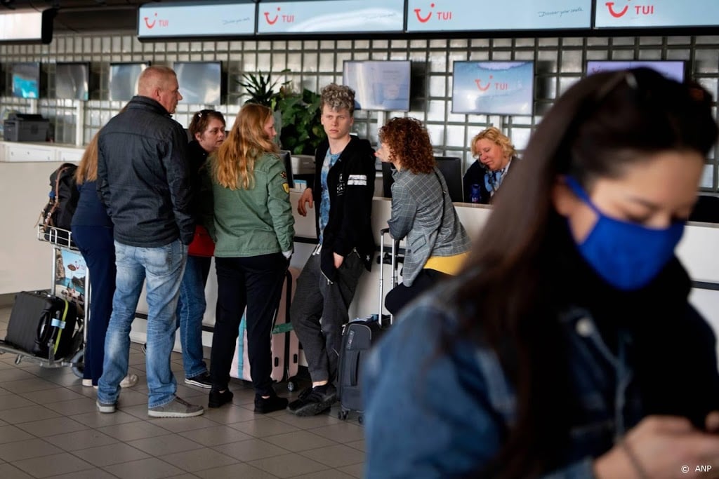 Geen paniek maar wel veel omboekingen op Schiphol