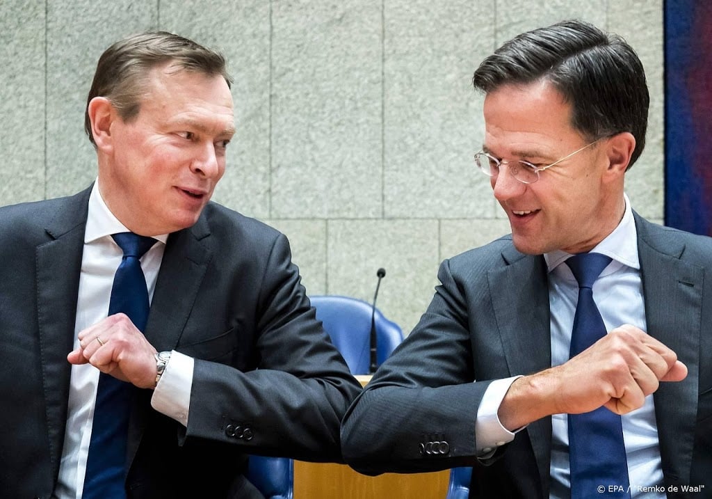 Voor het eerst gebarentolk bij persconferentie Rutte over corona