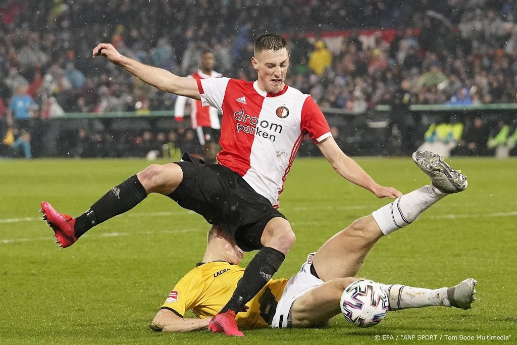 Geen betaald voetbal tot en met 31 maart