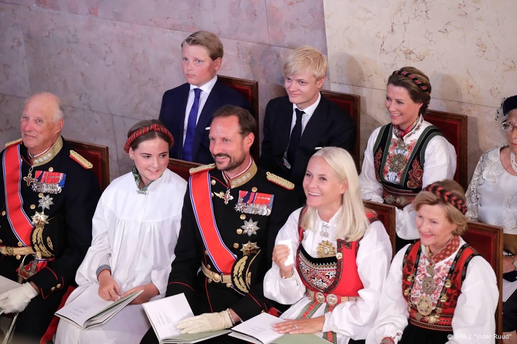 Eerste coronadode Noorwegen, koningspaar in quarantaine