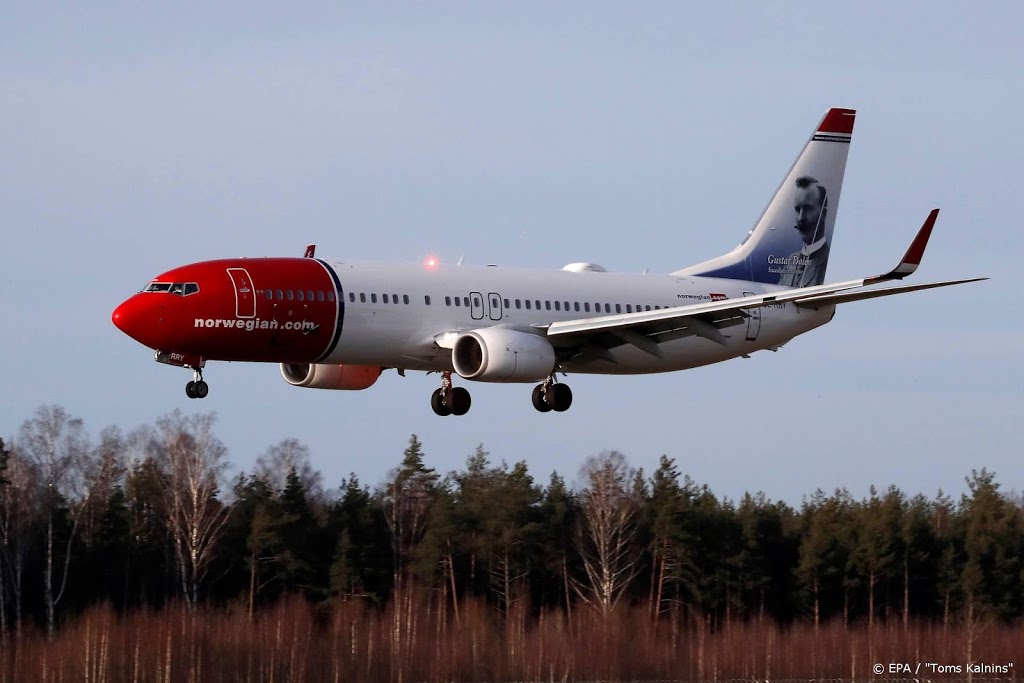 Norwegian Air stuurt helft personeel naar huis