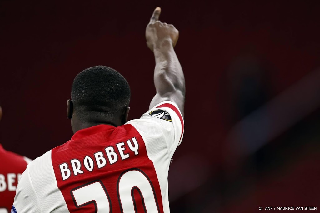 Ajacied Brobbey tekent voor vier jaar bij RB Leipzig