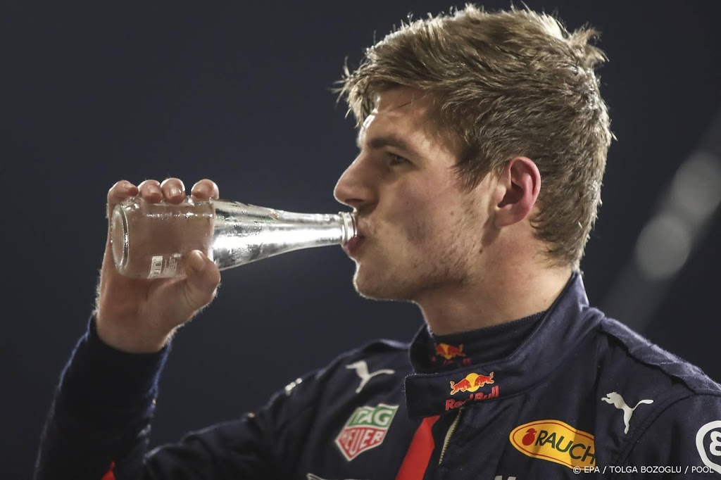 Verstappen rijdt met slippertje 60 rondjes in de nieuwe Red Bull