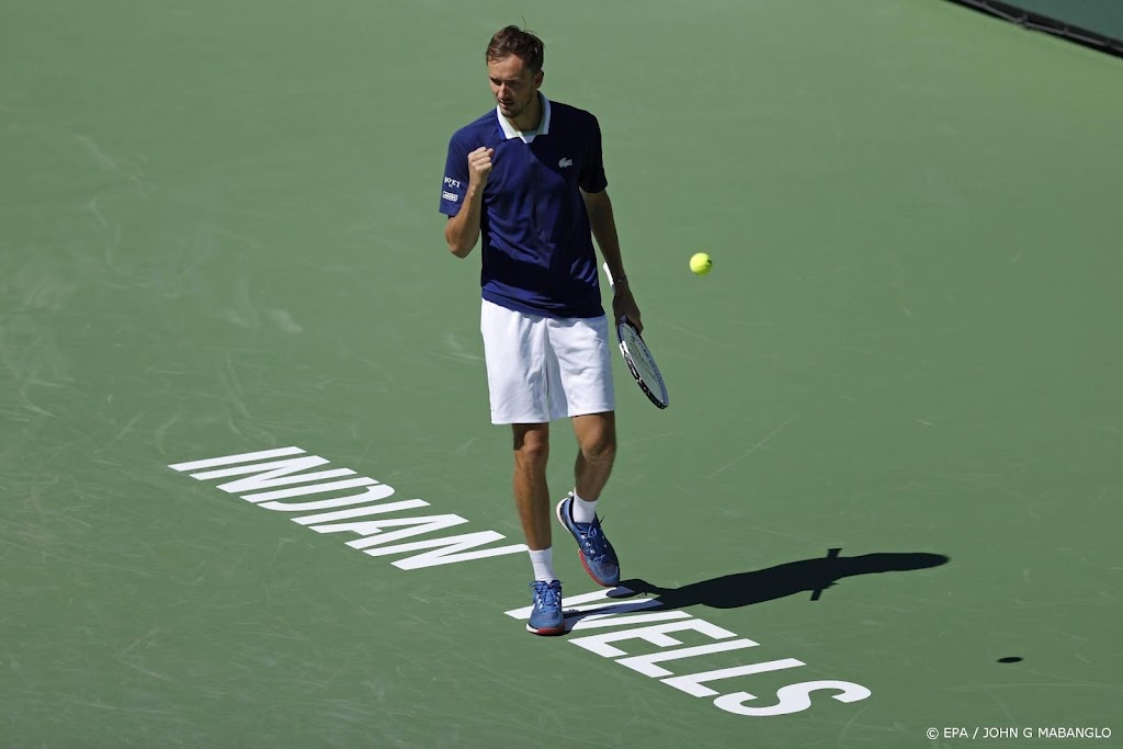 Tennisser Medvedev wint eerste duel als leider wereldranglijst