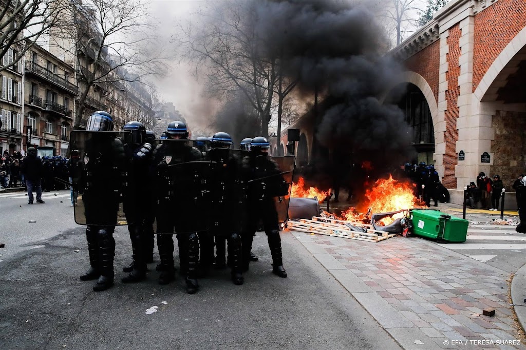 Franse Senaat keurt pensioenplannen Macron goed