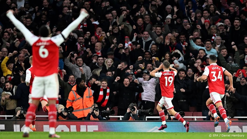 Arsenal boekt eenvoudige zege bij Fulham, gelijkspel ManUnited 