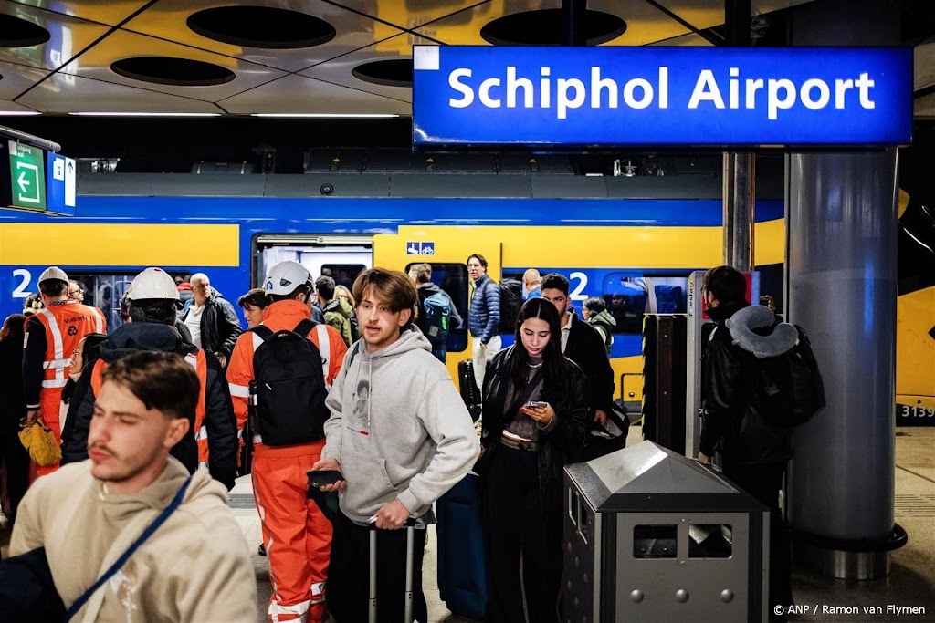 Seinstoring bij Schiphol opgelost, treinen rijden weer