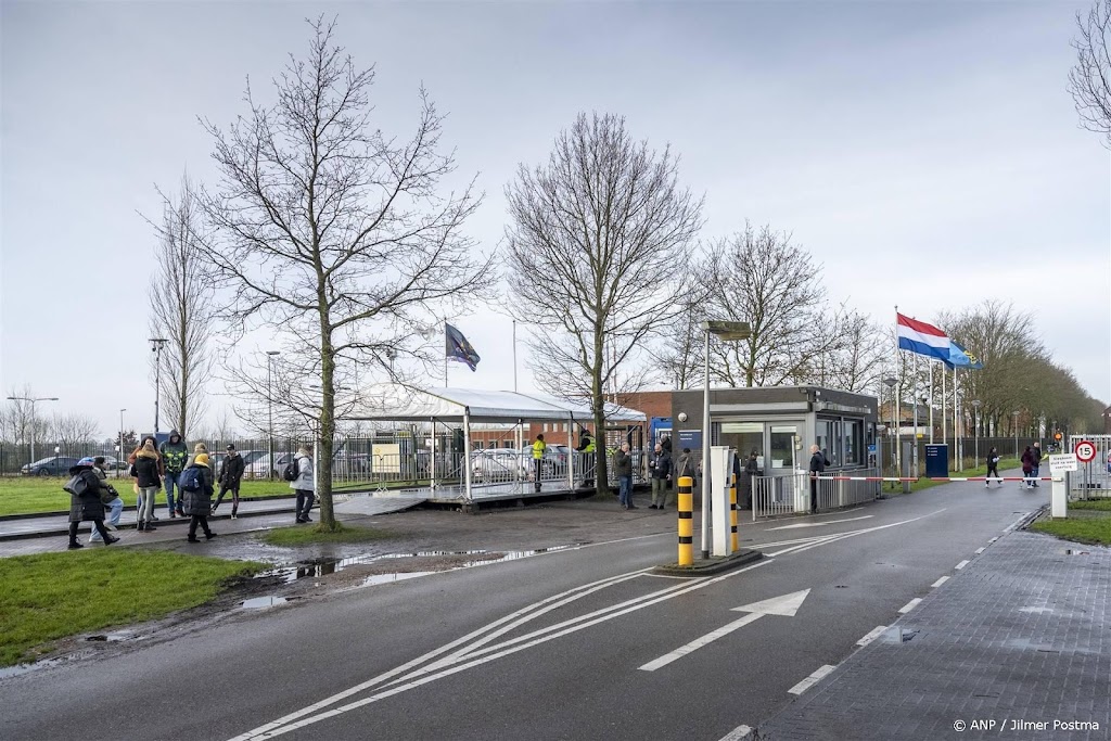 Bijna 200 mensen te veel in aanmeldcentrum Ter Apel