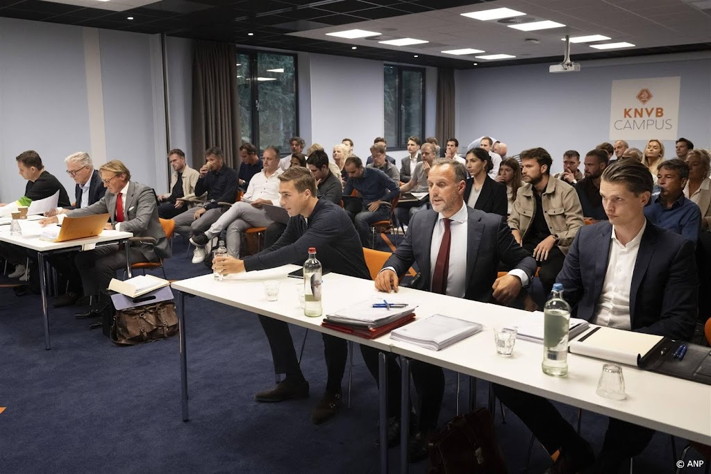 FC Volendam moet Van Leeuwen en Jongkind tot mei betalen
