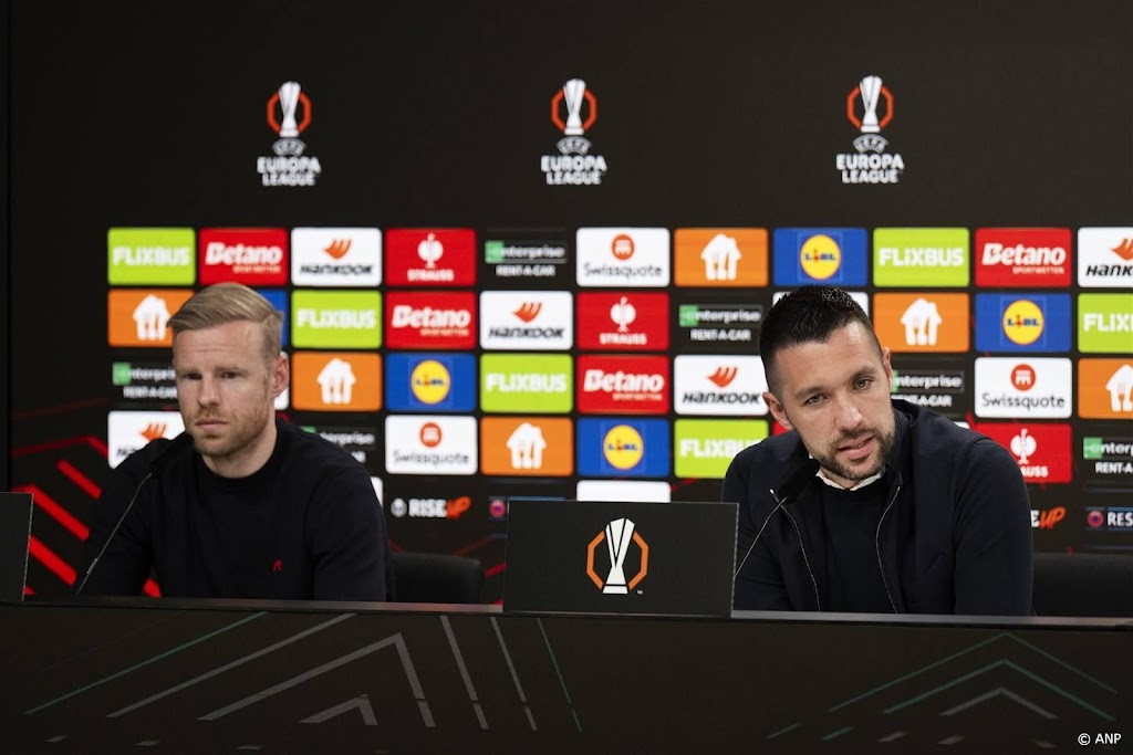 Ajax wil in Frankfurt nog niet aan titelrace in Eredivisie denken