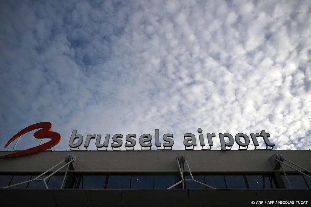 Vakbonden België staken, vluchten geschrapt en ov verstoord