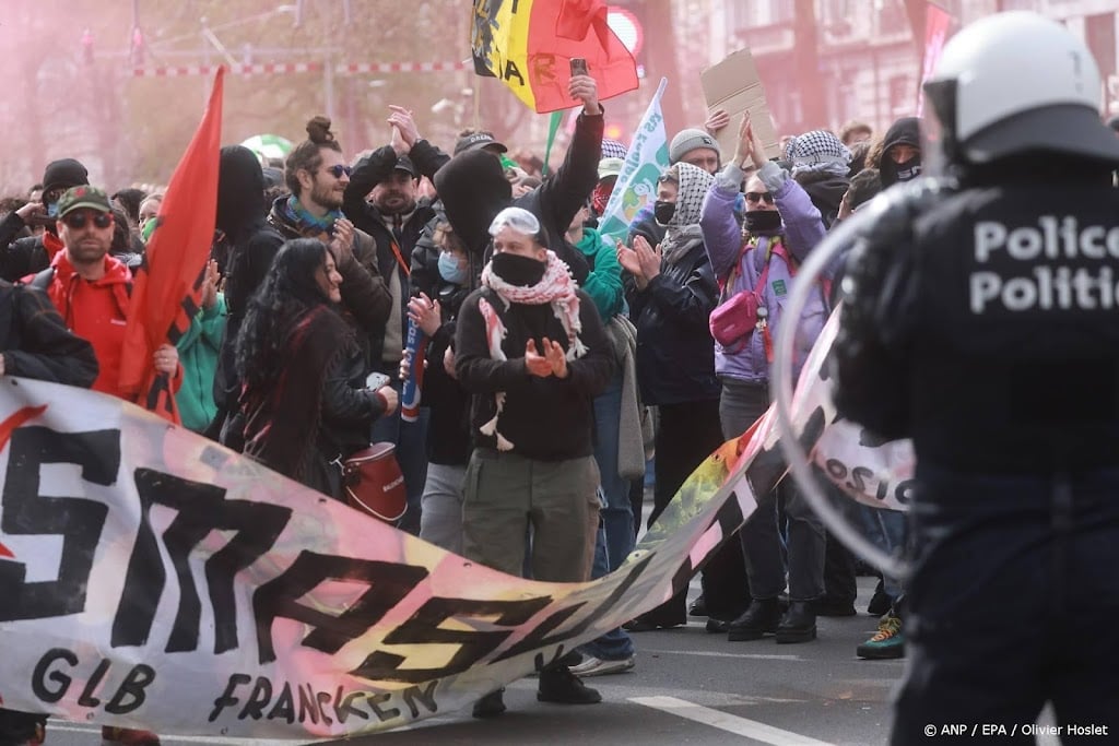 Politie treedt op bij Brusselse vakbondsbetoging 