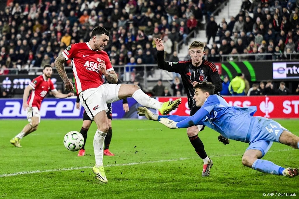 AZ verslaat Sparta Praag in achtste finales Conference League