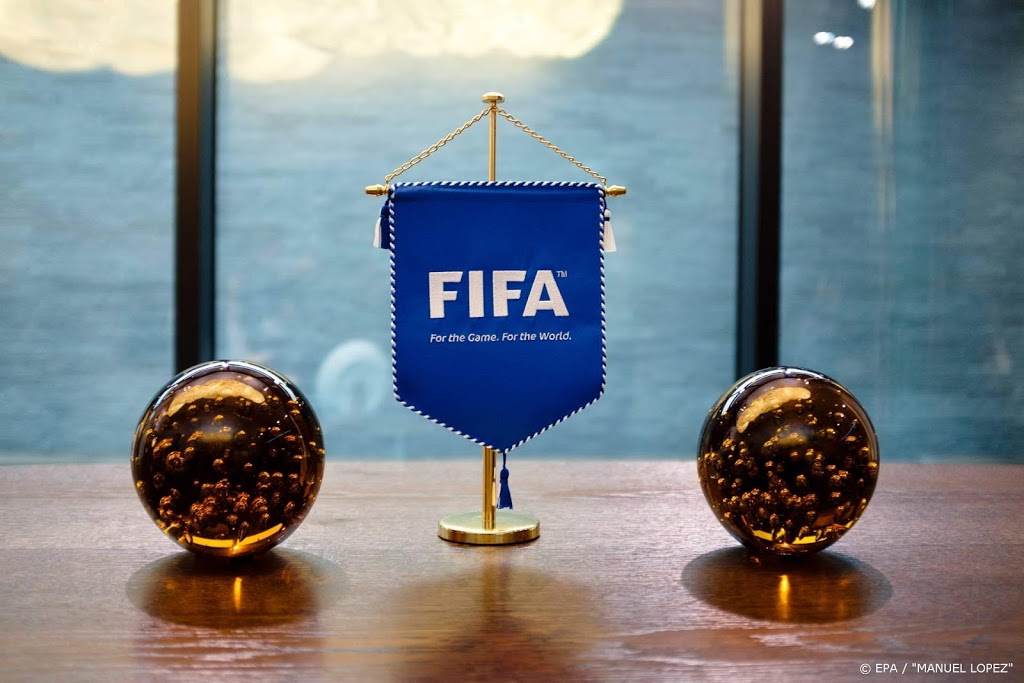 FIFA denkt aan derde transferperiode
