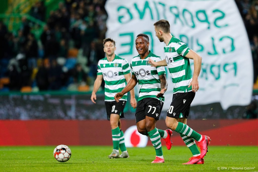 Voetballers Sporting Portugal leveren fors in