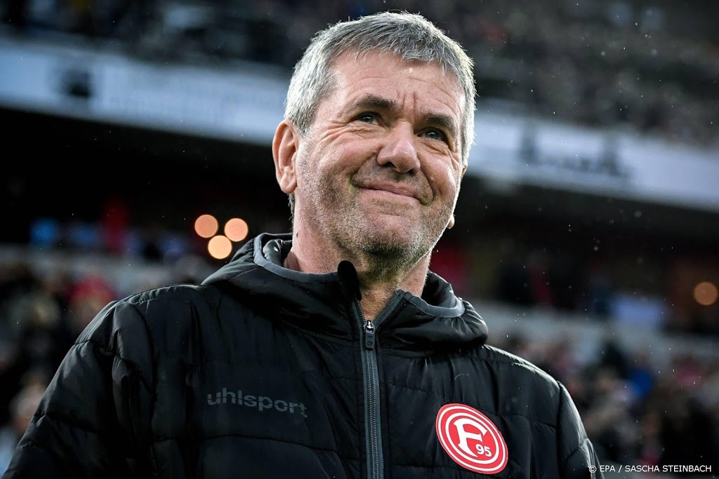 Trainer Funkel moet 1. FC Köln in Bundesliga houden