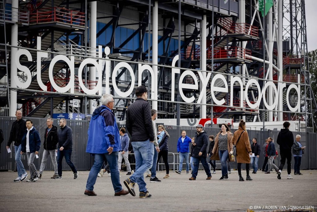 Supporters helpen Feyenoord met zeker 7,5 miljoen