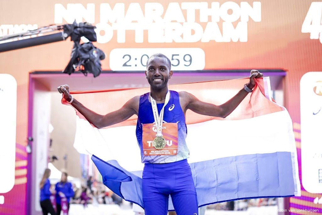 Tesfu grijpt voor het eerst Nederlandse titel op de marathon