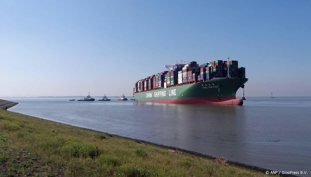 Haven Antwerpen: eerste gereinigde schepen na olielek vertrokken