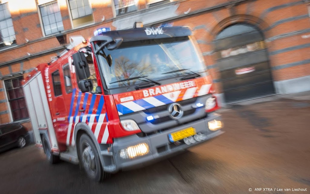 Brand in dakconstructie pand aan Leidsestraat in Amsterdam