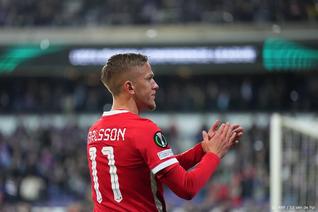 AZ-coach Jansen houdt hoop op snelle rentree Karlsson  