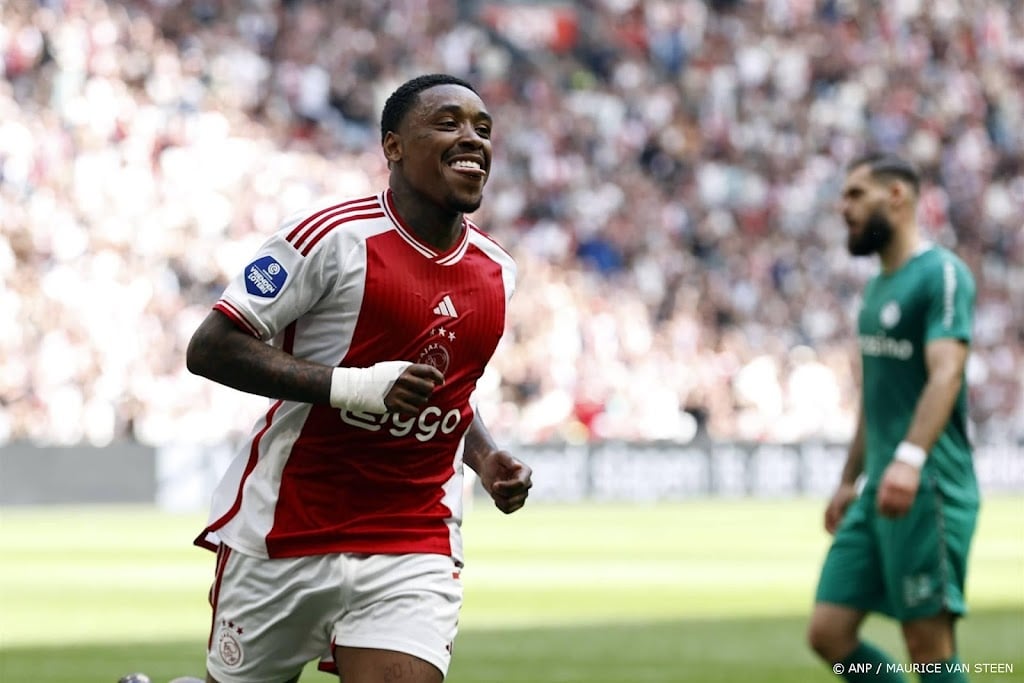 Ajax verslaat Almere City en stelt vijfde plaats veilig