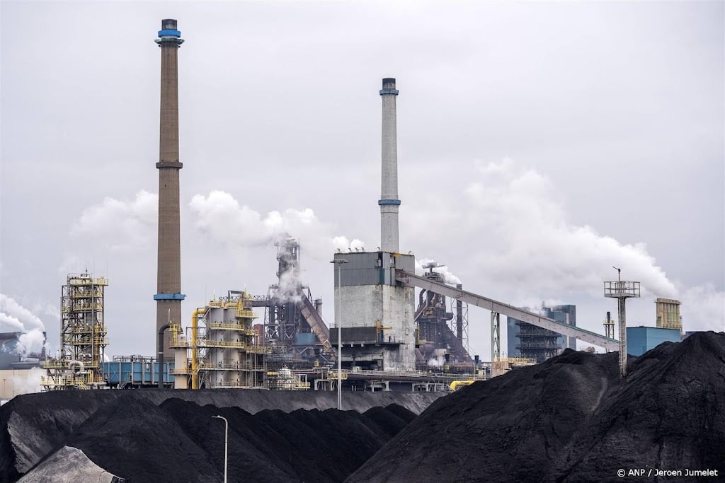 CNV dreigt met staking bij Tata Steel om reorganisatie