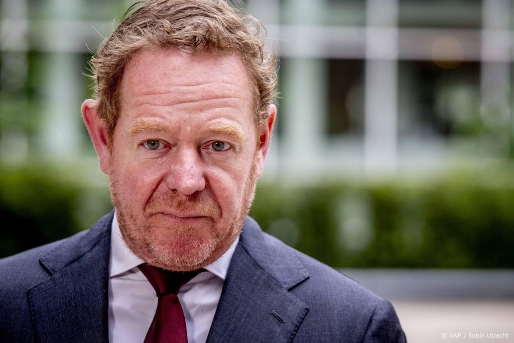 Ministers veroordelen rellen bij opvanglocatie Loosdrecht