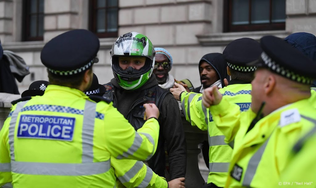 'Snelrecht toepassen op opgepakte Britse demonstranten'