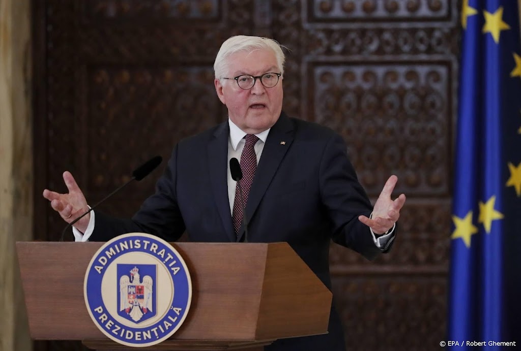 Steinmeier bekritiseert Schröder om Russische zakenrelaties