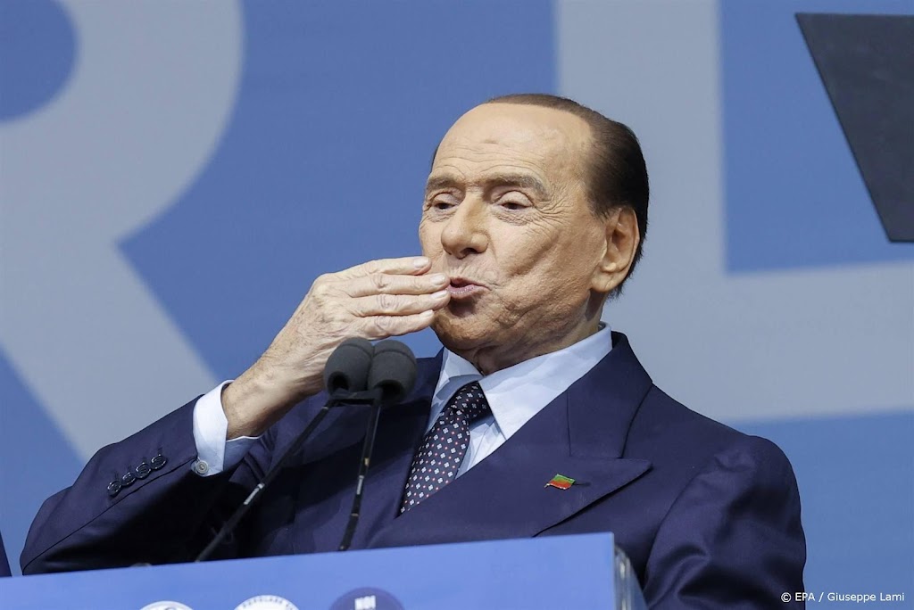 Van Basten en Gullit vol lof over Berlusconi