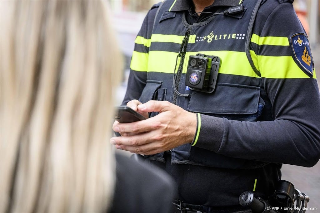 Politie waarschuwt voor nepagenten, aantal meldingen neemt toe