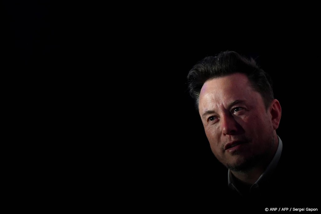 Musk spreekt liefde uit voor medewerkers SpaceX