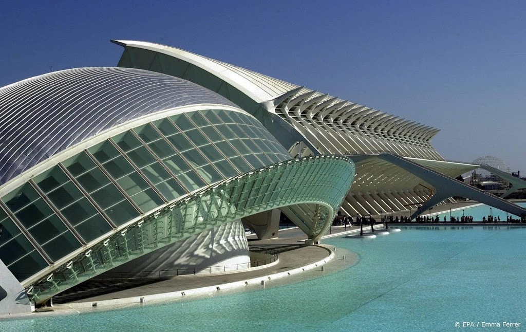 Catalonië legt uitgaan aan banden en weer avondklok in Valencia