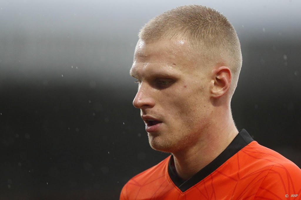 Voetballer Bakker verruilt PSG voor Bayer Leverkusen