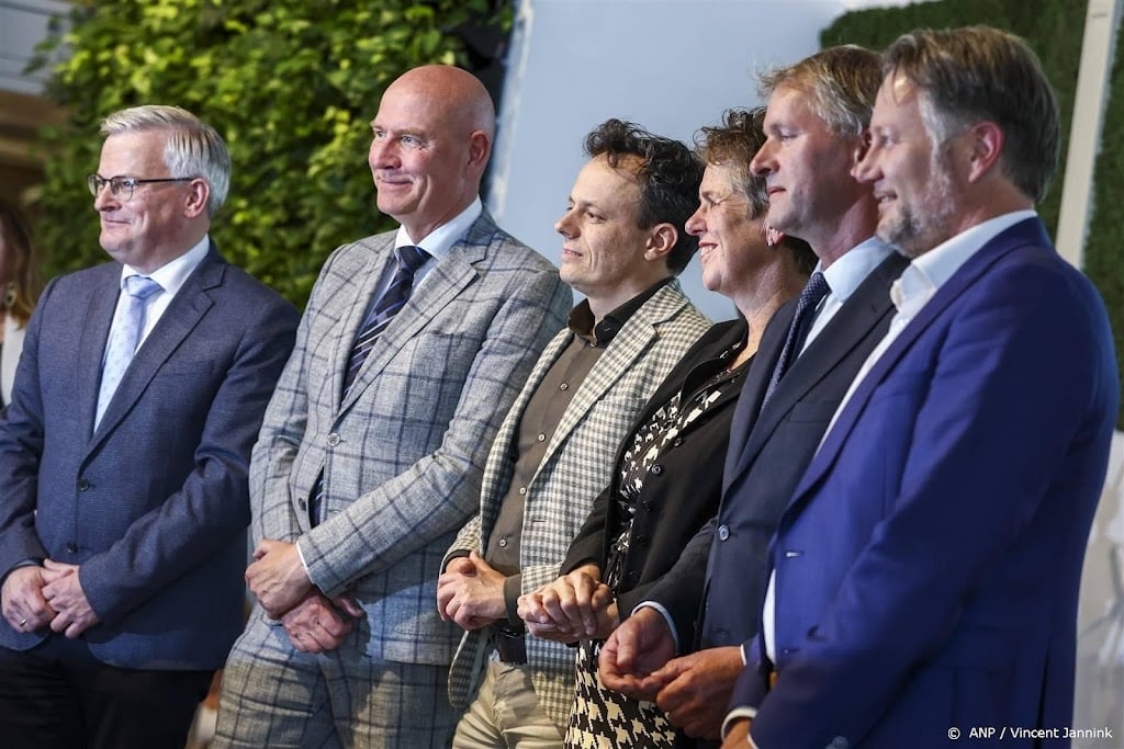 Van der Plas bij installatie nieuwe gedeputeerden Overijssel