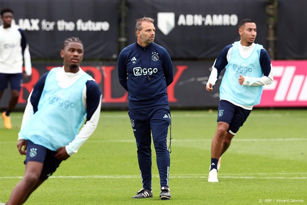 Ajax ziet internationals aansluiten op weg naar nieuwe seizoen  