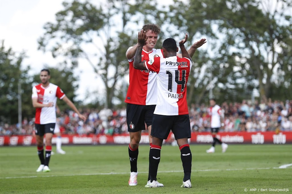 Landskampioen Feyenoord wint oefenduel met Club Brugge