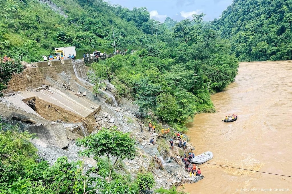 Meer dan 60 vermisten na aardverschuiving Nepal