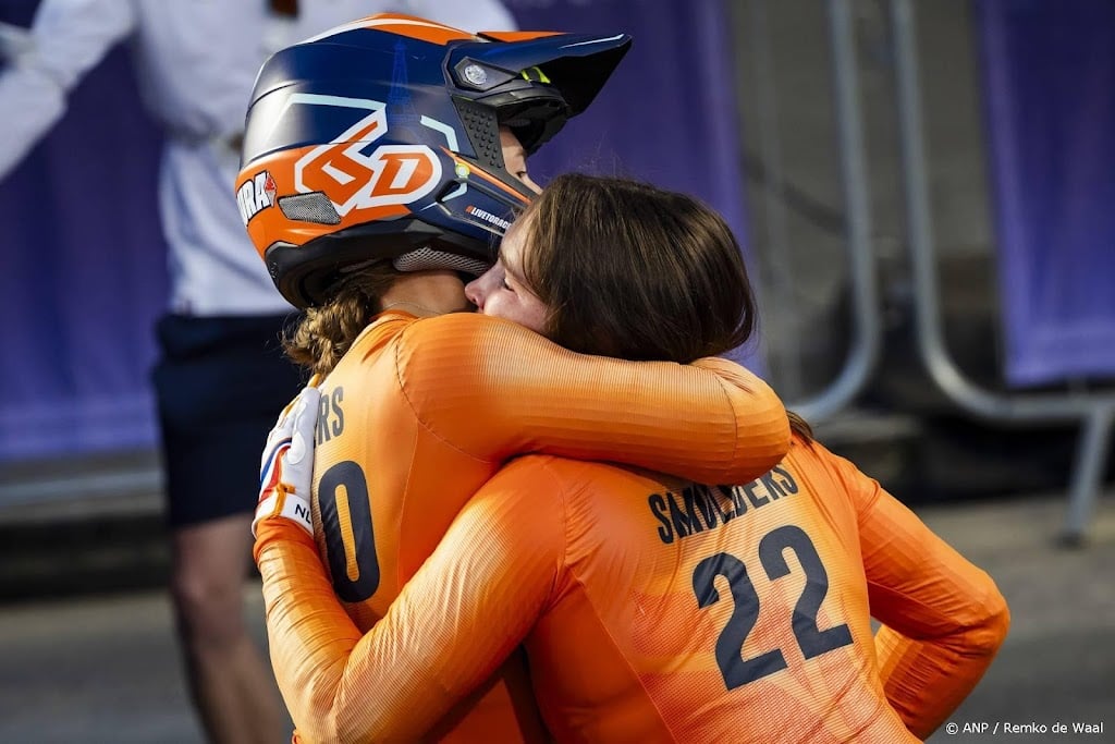 Merel en Laura Smulders pakken zilver en brons op EK BMX