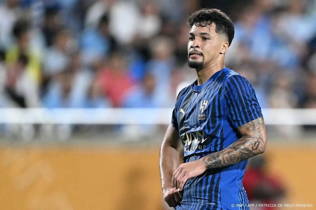 Ajax wil dure Braziliaanse spits Leonardo naar ArenA halen 