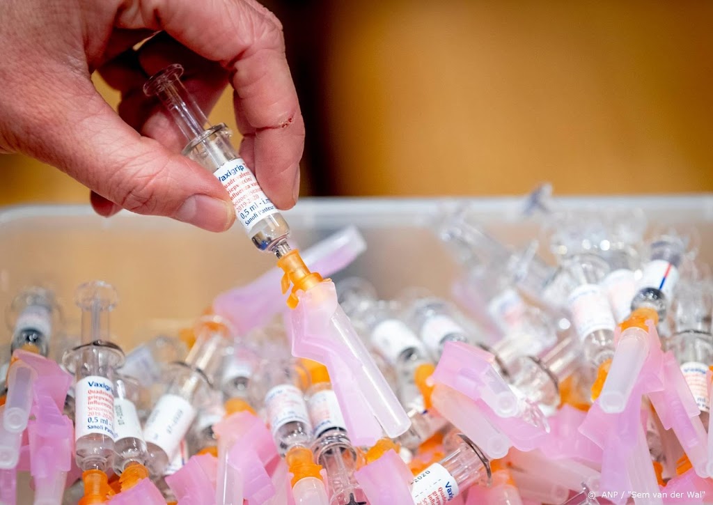 RIVM slaat half miljoen griepvaccins extra in