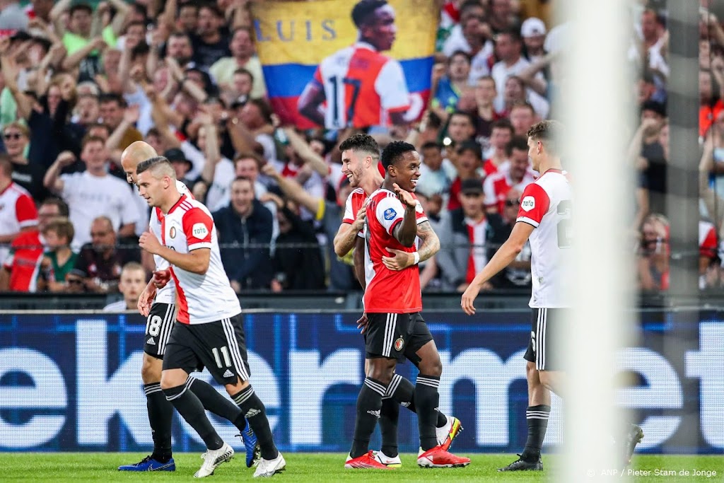Feyenoord laat Luzern opnieuw kansloos en bereikt play-offs