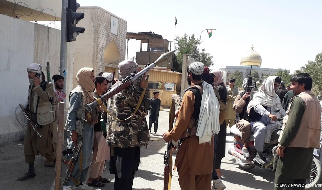 Amerikanen en Britten evacueren personeel ambassade Afghanistan